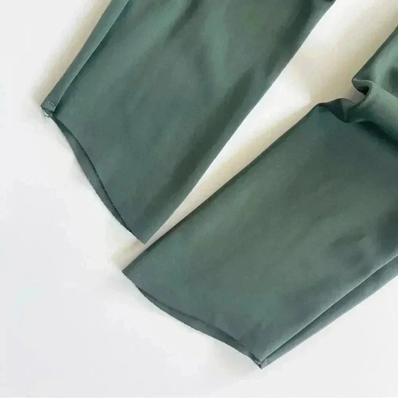 Gymshark Venture Leggings in Dark Green Size Medium EUC - Picture 8 of 11